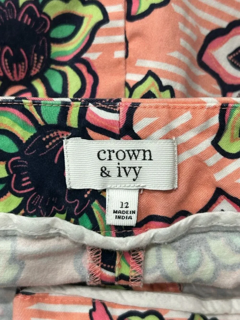 Crown & Ivy 12 Floral Scalloped Hem Shorts Stretch Peach Green Whimsical Preppy
